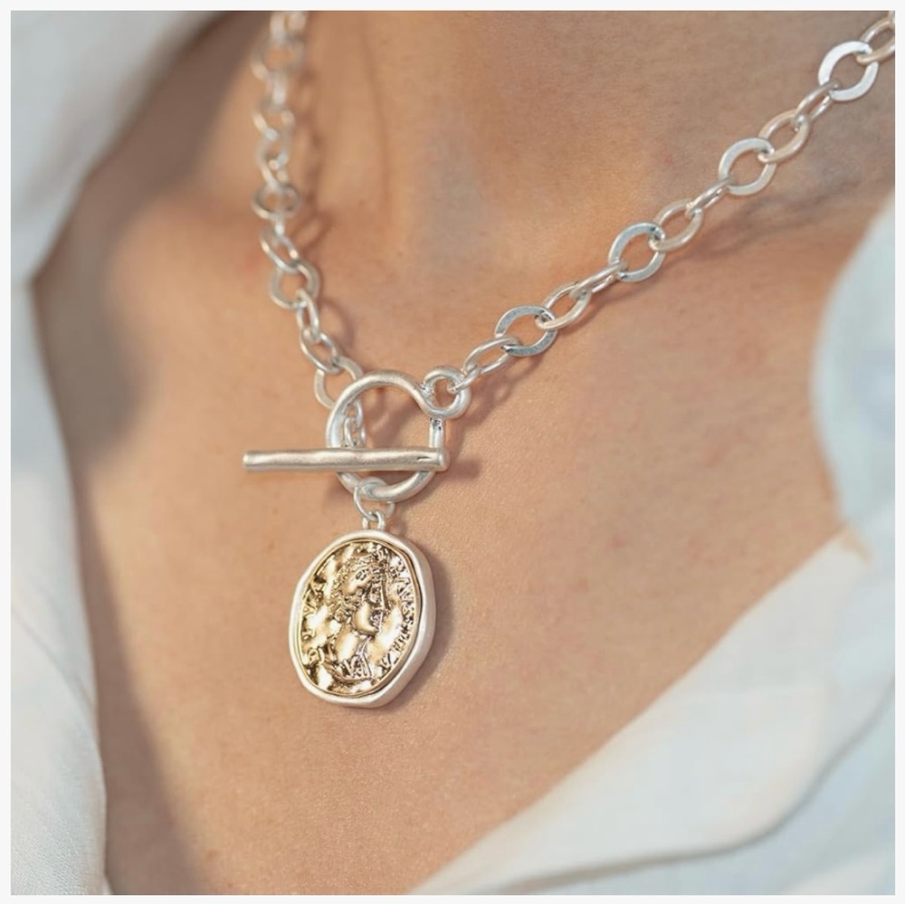 18k Gold Plated Coin Pendant Silver 18” Necklace with Toggle Clasp Link Chain - Picture 3 of 6